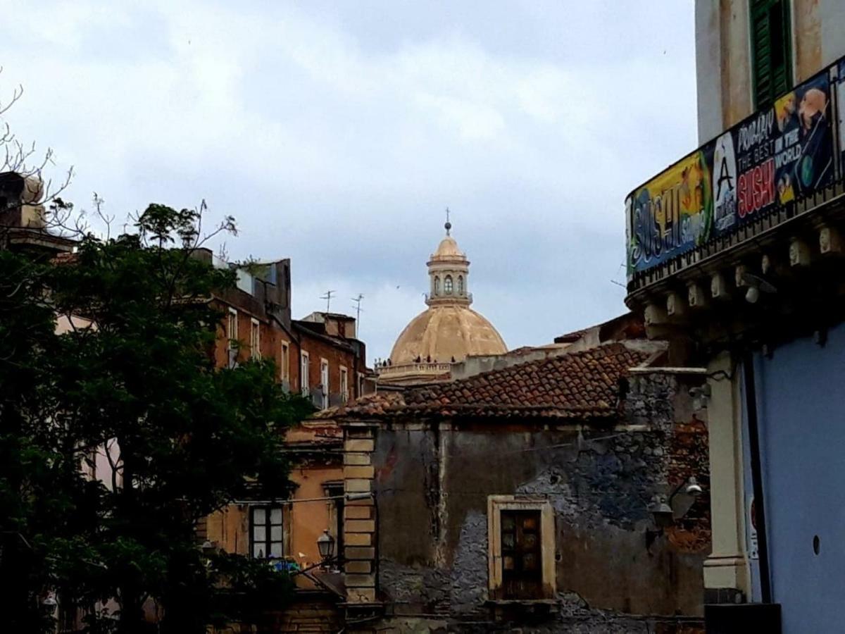 Casa Vacanza Currò Catânia Exterior foto