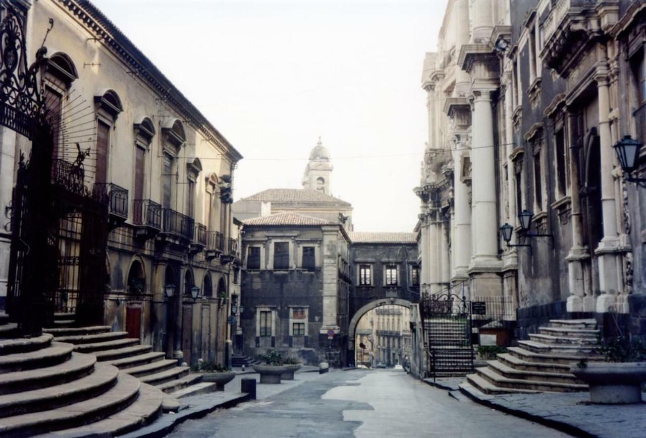 Casa Vacanza Currò Catânia Exterior foto
